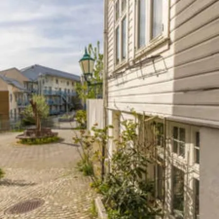 Large, Central Apt Between Bryggen And Floyen-3br Bergen